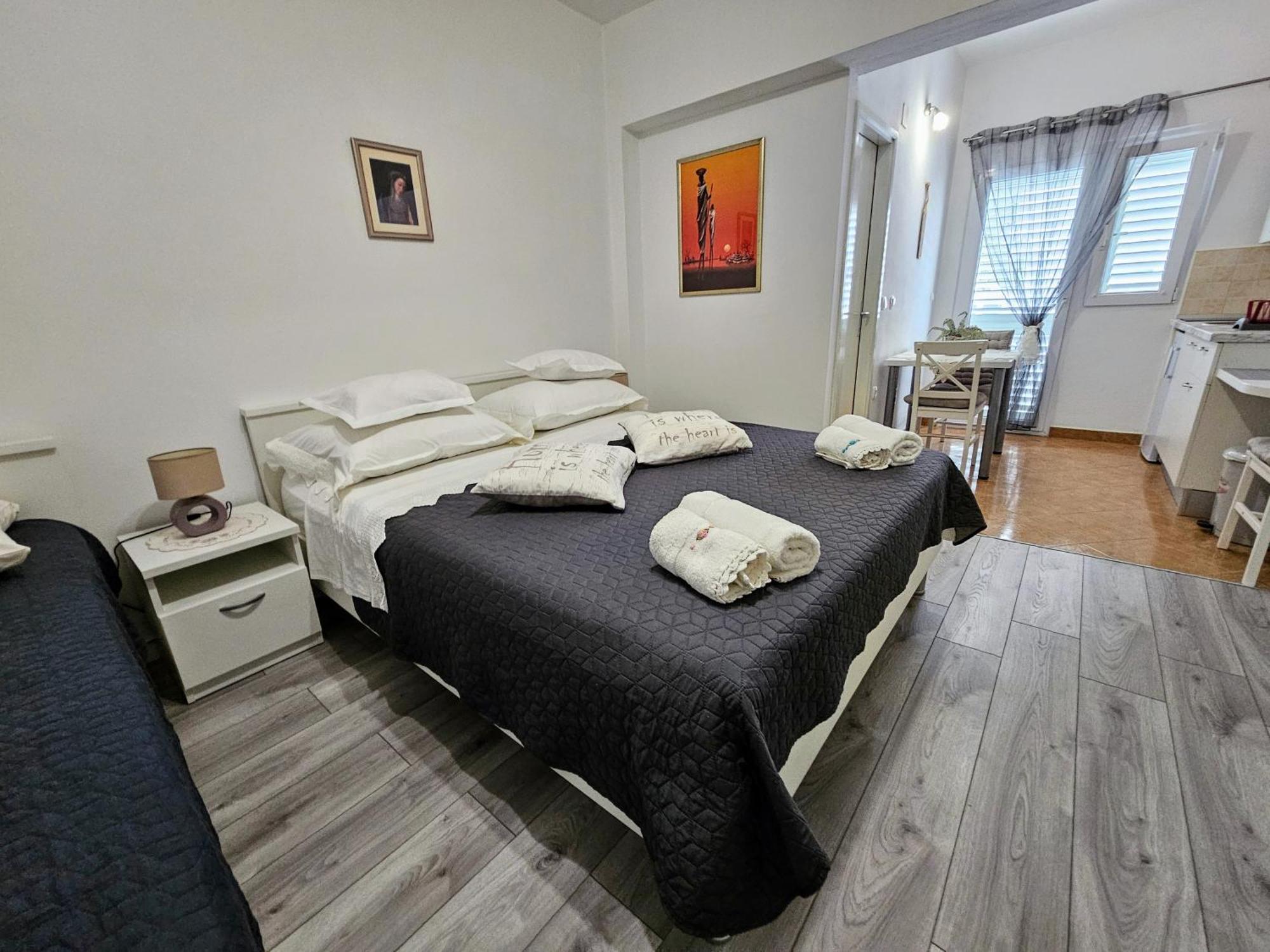 Guest House Antonia Baška Voda Extérieur photo